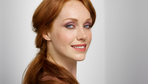 Look Your Nude Dr. Hauschka Look Your Nude Dr. Hauschka