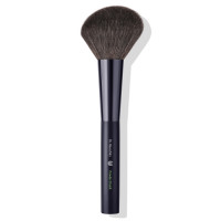 Dr. Hauschka Powder Brush: pennello per polveri cosmetiche a testa grossa e obliqua Pennello a testa grossa per polveri cosmetiche - Acquista Dr. Hauschka Powder Brush