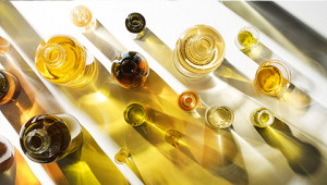 L'arte di produrre cosmetici Dr. Hauschka L'arte di produrre cosmetici Dr. Hauschka